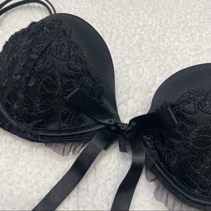 Victoria’s Secret Black Push Up Bra w Bow Detail